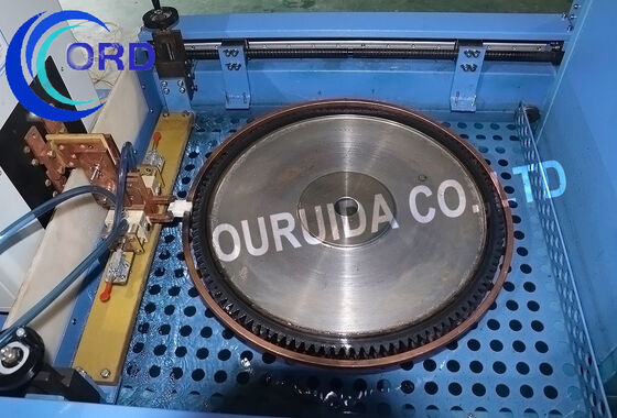 Dobra cena Chińska bezpośrednia sprzedaż producenta poziomej maszyny hartowniczej do hartowania różnych kół zębatych z systemem CNC. w Internecie